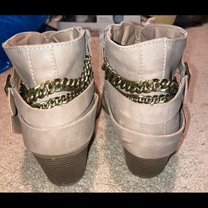 So Brand Booties, Sz. 7.5, Great Condition. Tan